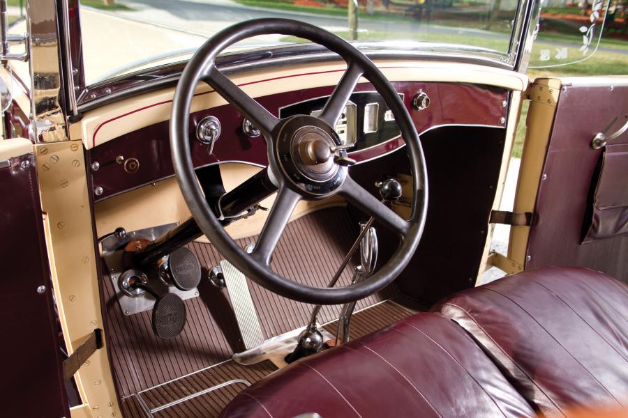  Pierce-Arrow Model 43 Roadster 1931 года  (фото 31 из 35)